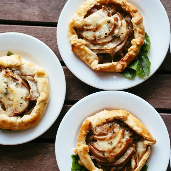  / Pear and onion tart